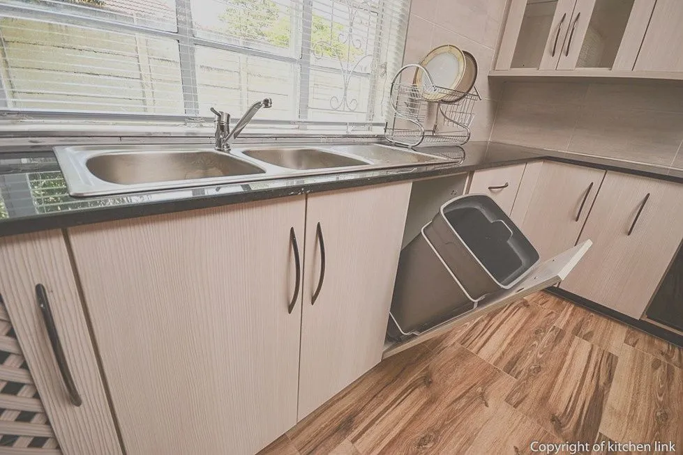 10384 christmas tableware harare