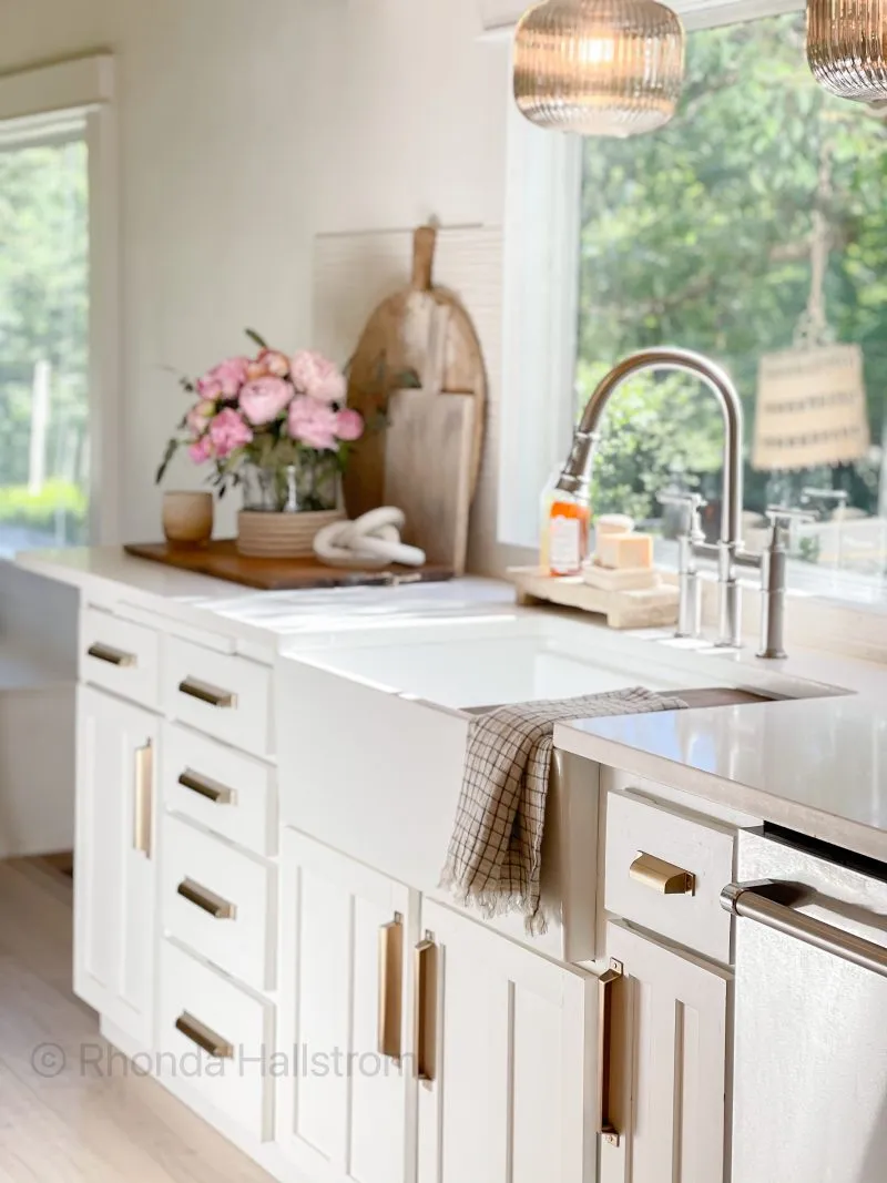 10402 farmhouse shelving