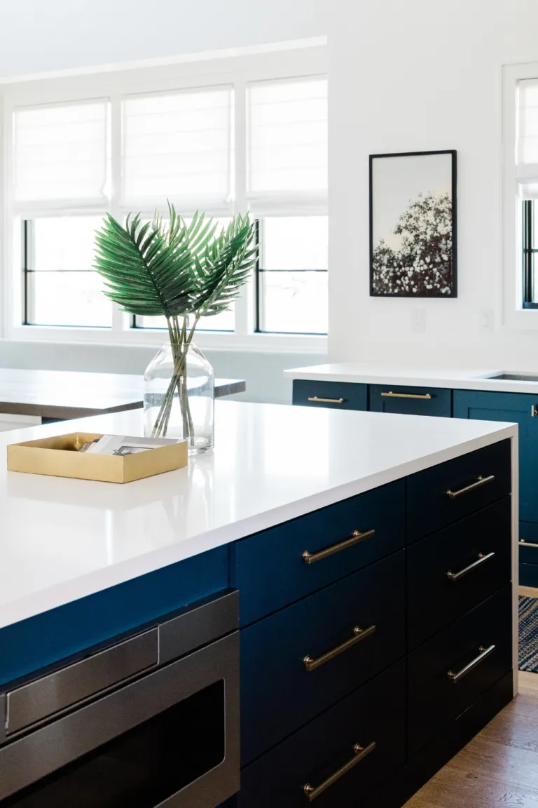 10409 small modern kitchen