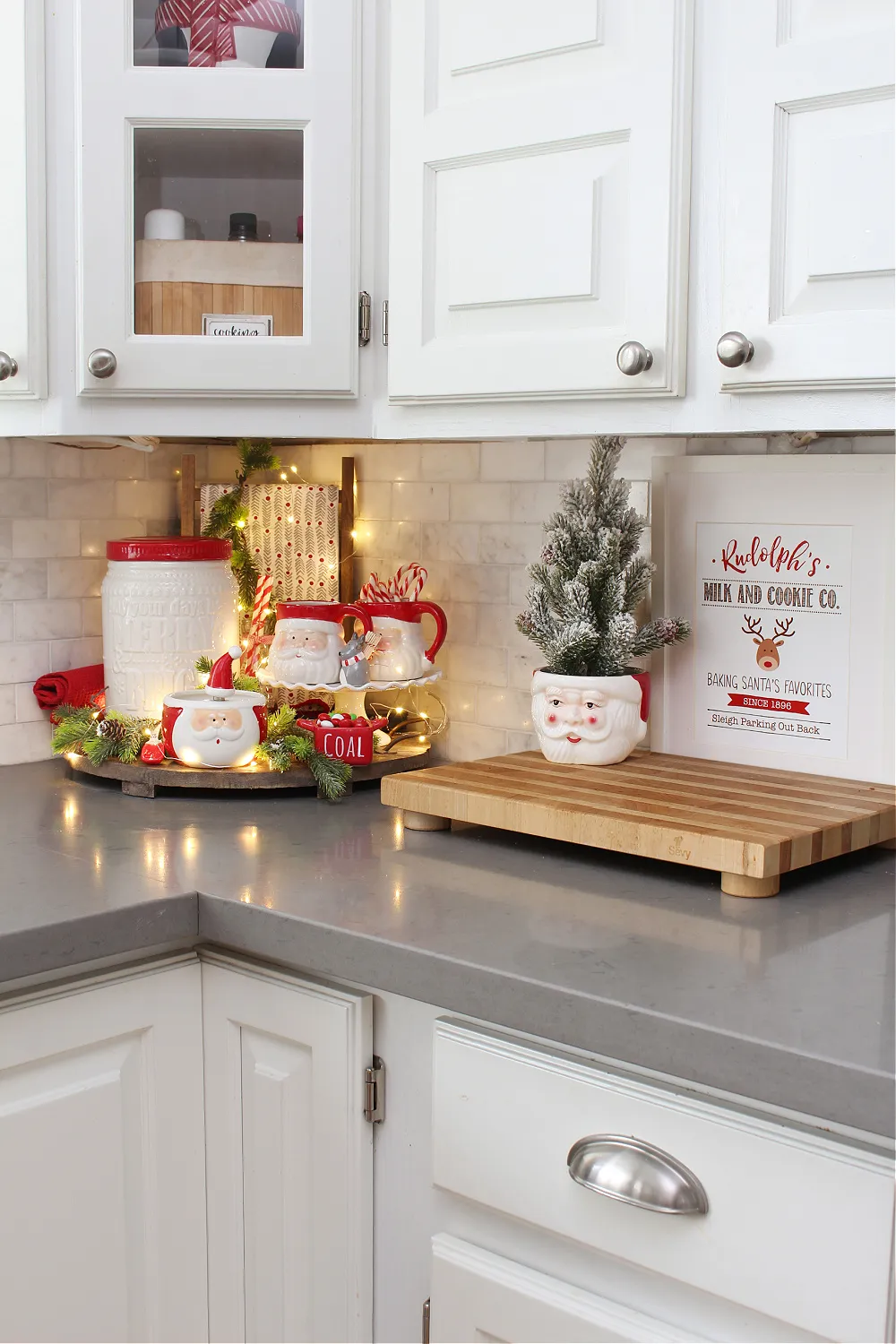 10428 modern christmas kitchen
