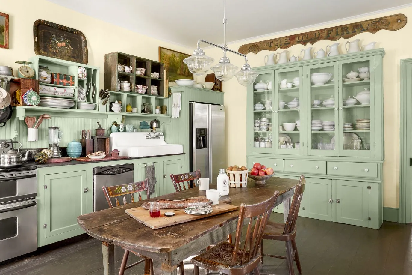 /img/10460-farmhouse-kitchen-accessories.webp