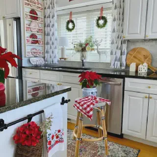/img/10500-red-office-wall-kitchen-7.webp