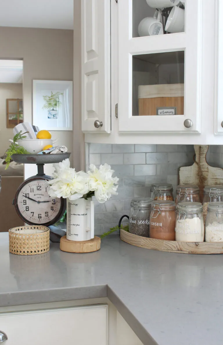 10550 summer kitchen floral decor