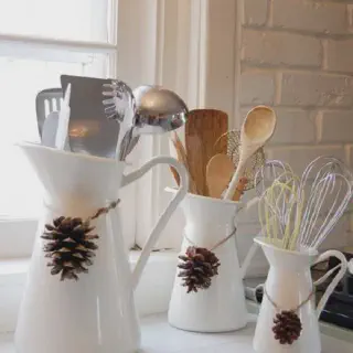 /img/10554-christmas-kitchen-decor-ideas.webp