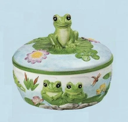 /img/10580-cleaning-frog-kitchen-decor.webp