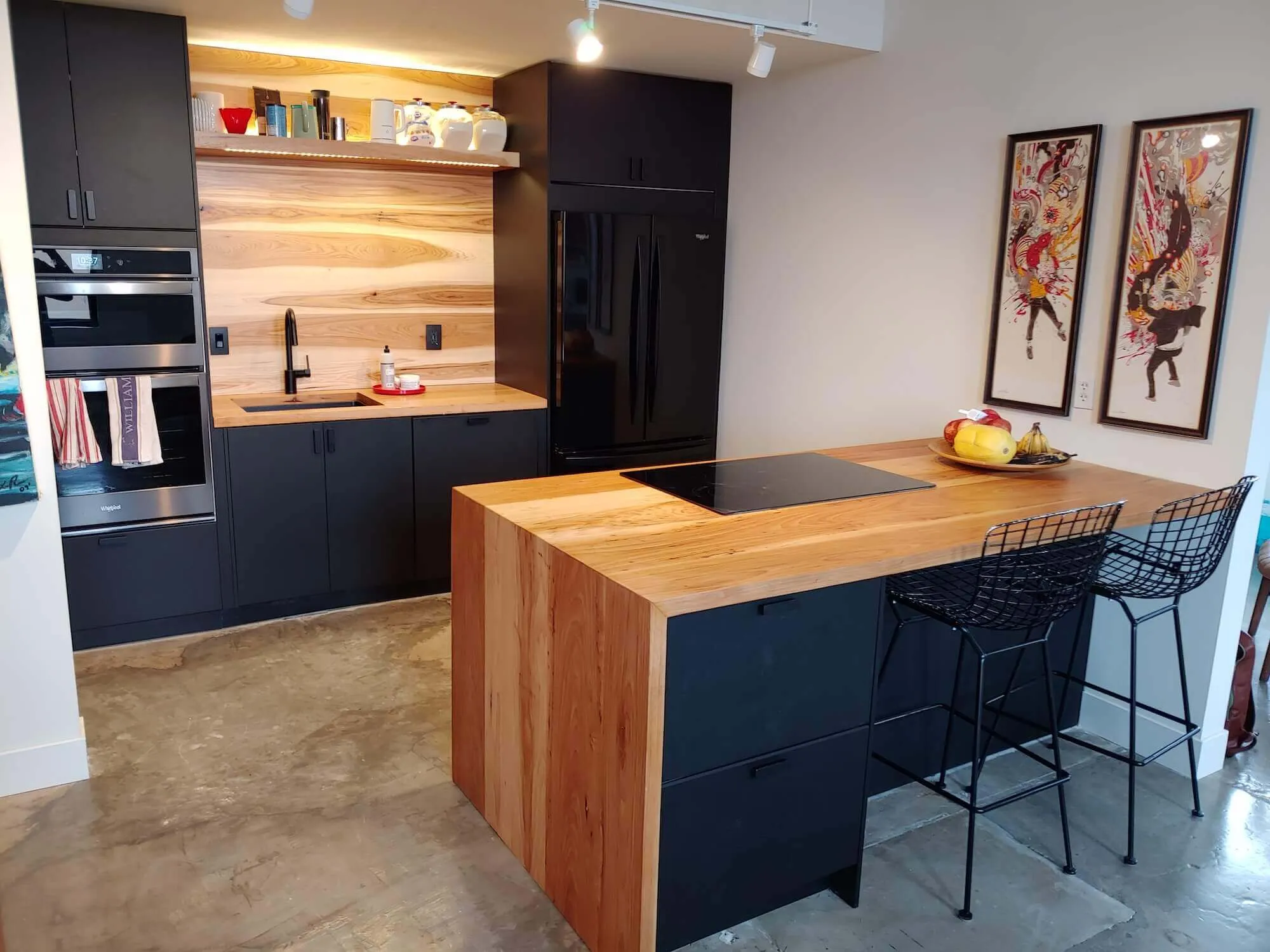 10584 hickory kitchen table