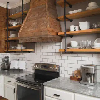 /img/10589-summer-kitchen-decor-vent-hoods-8.webp