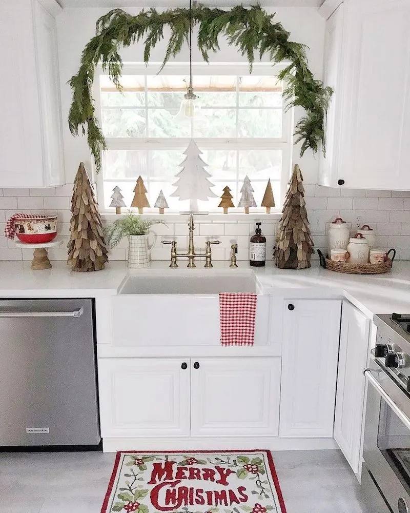 /img/10611-christmas-kitchen-decor-pinterest-7.webp
