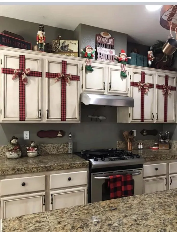 10680 christmas kitchen decor 6