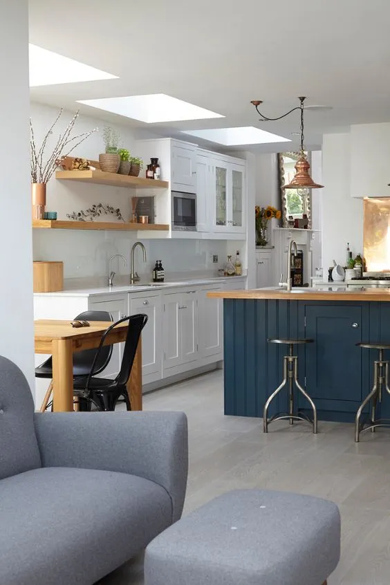 10688 blue and white kitchen inspiration